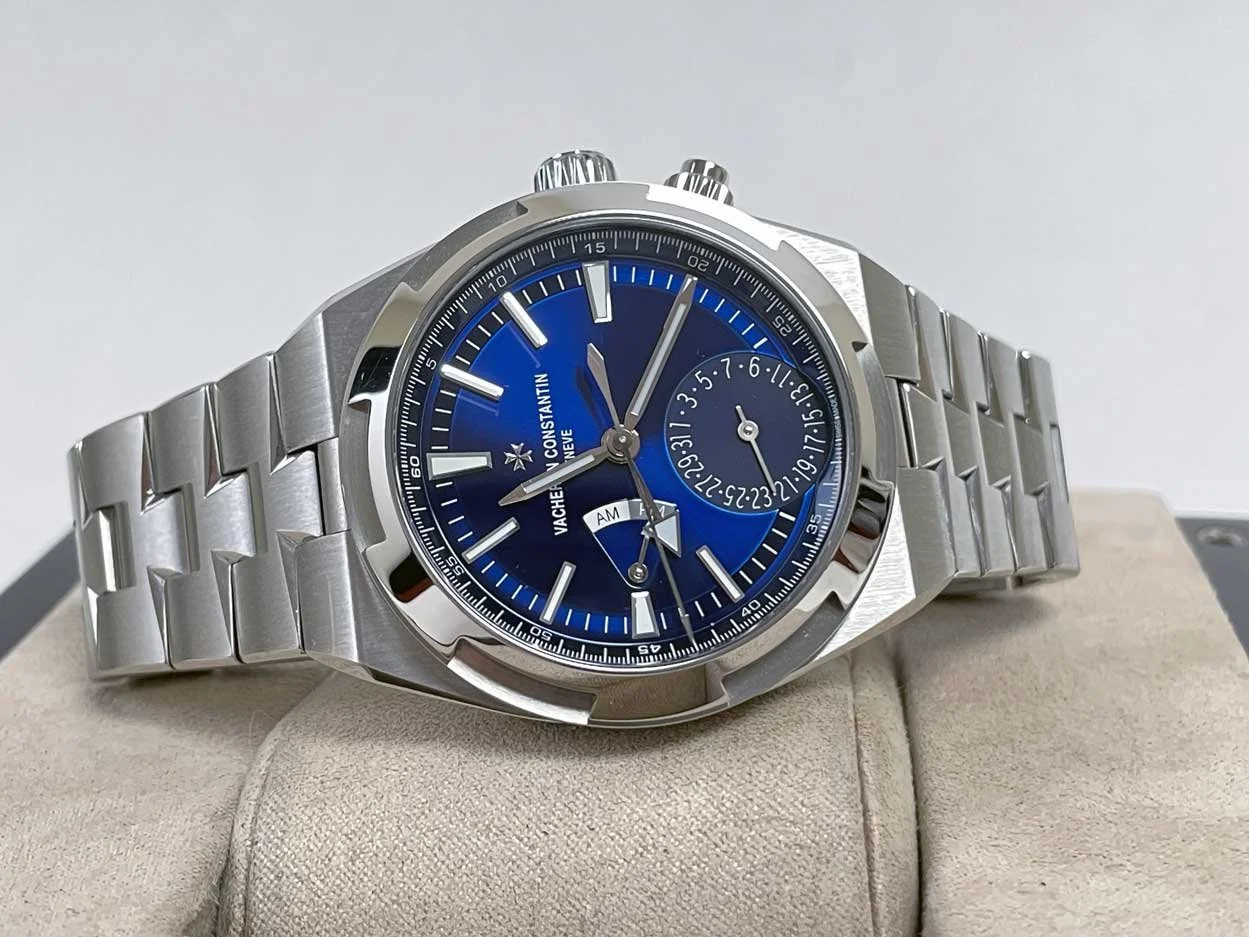 2023 Vacheron Constantin 7900v110a-b334 Mint