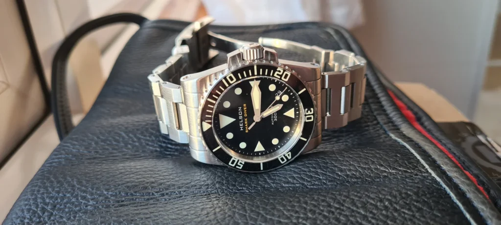 helson shark diver